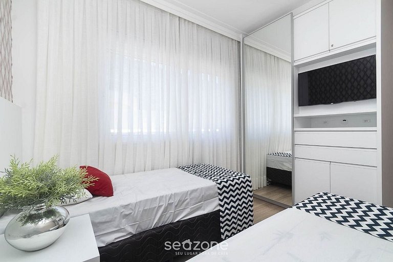 Apto c/piscina a 2min da praia de Bombas CVA305