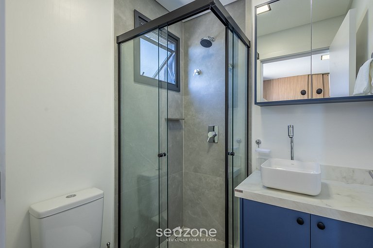 Apartamento com vista para o mar em prédio com elevador PSO0