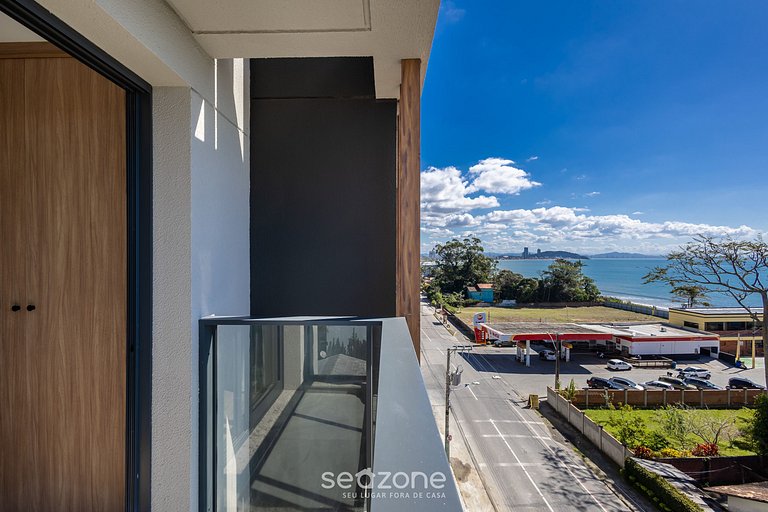 Apartamento com vista para o mar em prédio com elevador PSO0