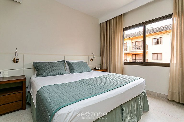 Apto c/piscina em resort de luxo em Jurere JBV167