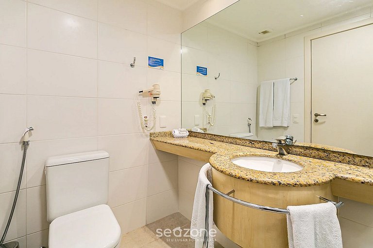 Apto c/piscina em resort de luxo em Jurere JBV167