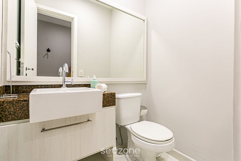 Apto de alto padrão c/ piscina e jacuzzi MHE003