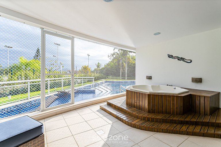 Apto de alto padrão c/ piscina e jacuzzi MHE003