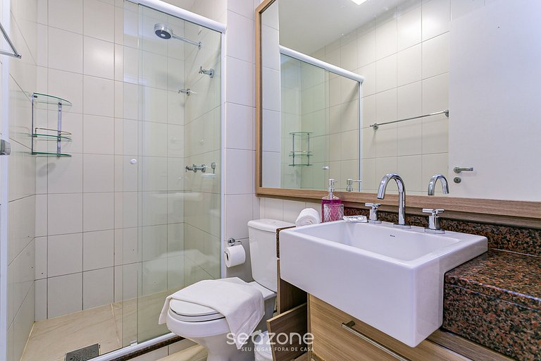 Apto de alto padrão c/ piscina e jacuzzi MHE003