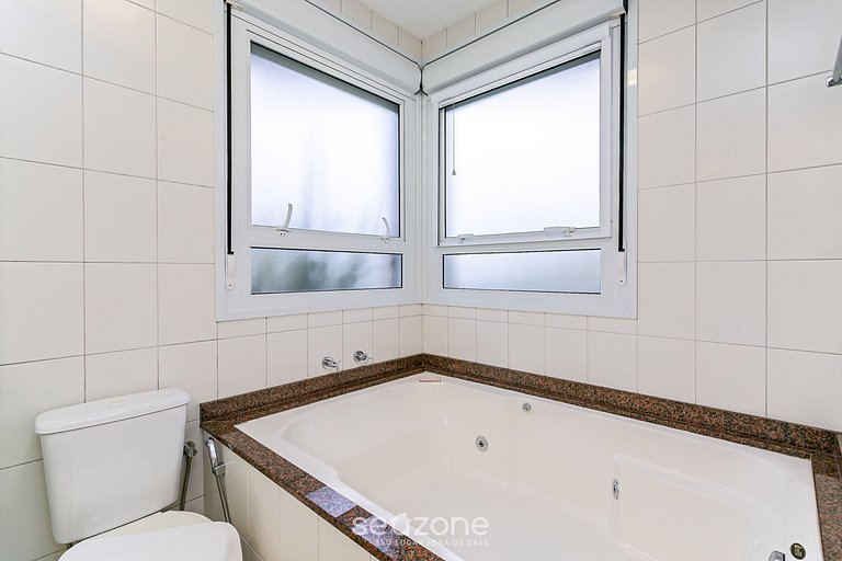 Apto de alto estándar c/ piscina y jacuzzi MHE003