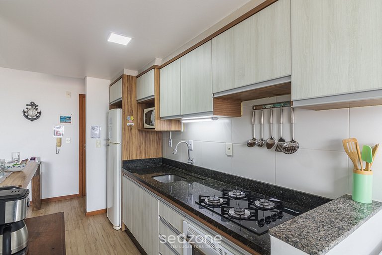 Apto Vista Mar Lateral a 120m da Praia EEI0303