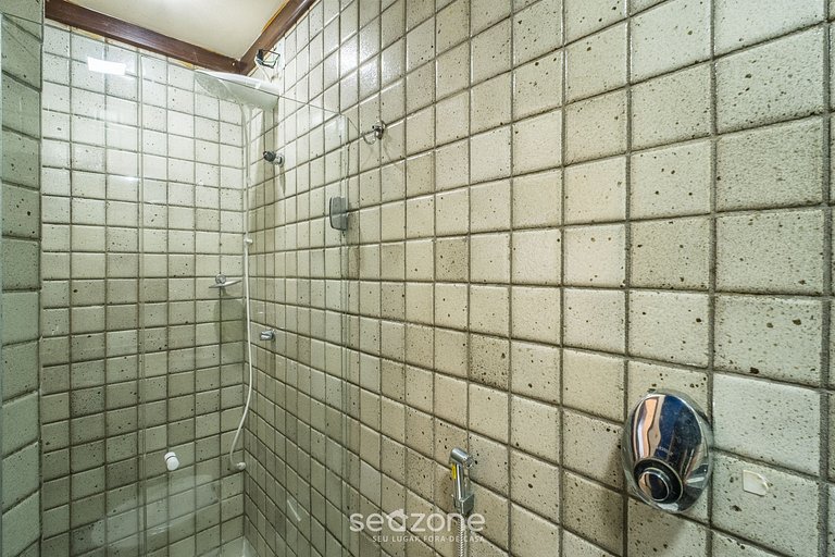 Apartamento con balcón y vista al mar - IER0305