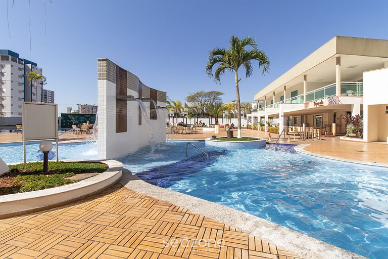 Apto 2Q em Prédio c/ Piscina prox. centro ACM0865