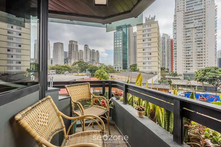 Apto c/ varanda, prox. ao Shopping Morumbi PPE0302