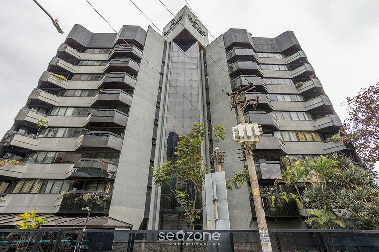 Apto c/ varanda, prox. ao Shopping Morumbi PPE0302