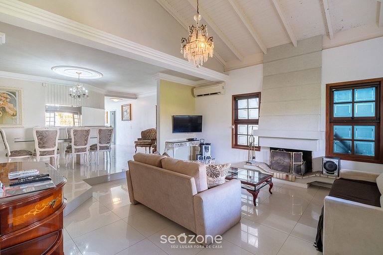 Dúplex c/piscina a 800m la playa en Jurerê DME025