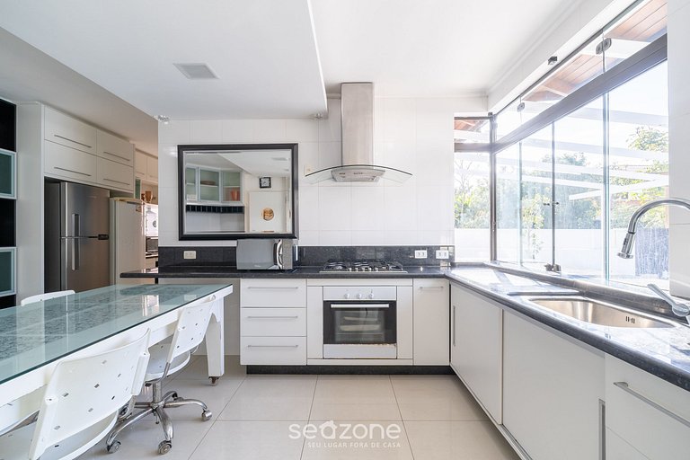 Dúplex c/piscina a 800m la playa en Jurerê DME025