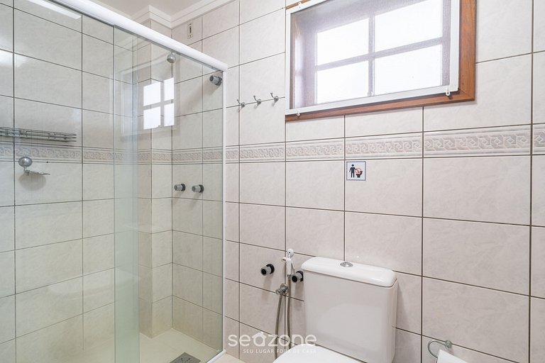 Duplex c/ piscina 800m da praia em Jurerê DME025