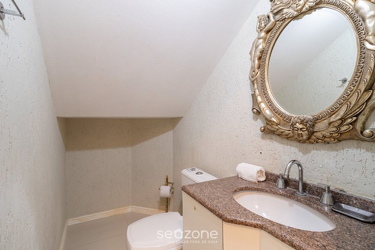 Duplex c/ piscina 800m da praia em Jurerê DME025