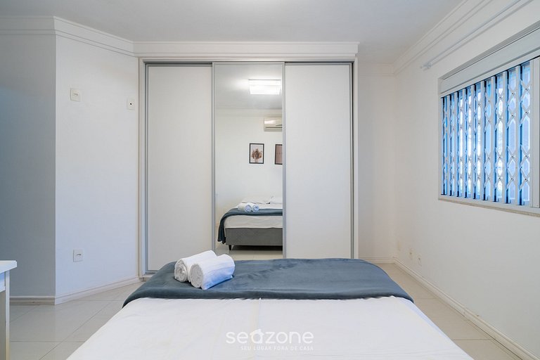 Dúplex c/piscina a 800m la playa en Jurerê DME025