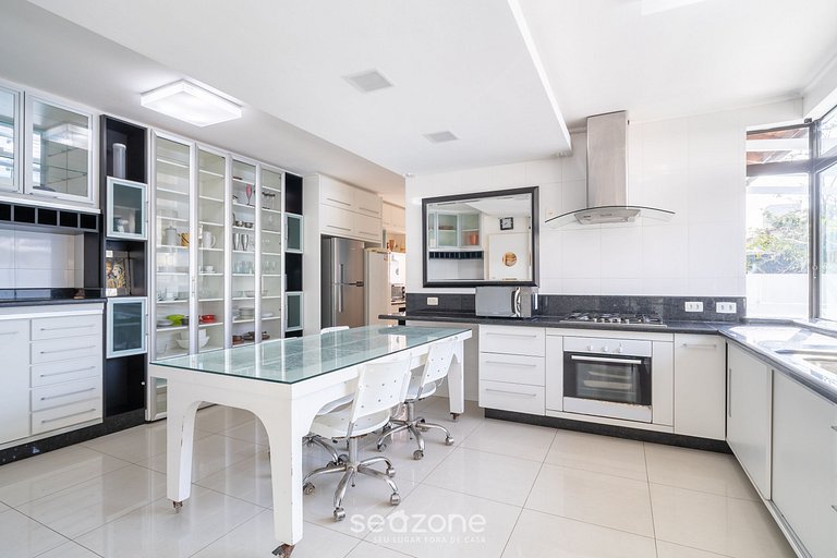 Dúplex c/piscina a 800m la playa en Jurerê DME025