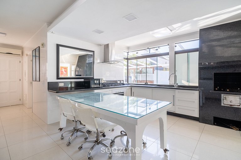 Duplex c/ piscina 800m da praia em Jurerê DME025