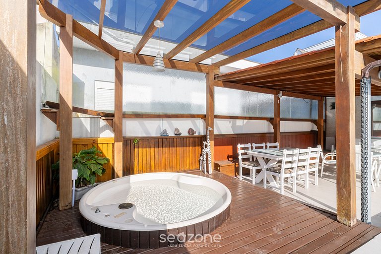 Duplex c/ piscina 800m da praia em Jurerê DME025