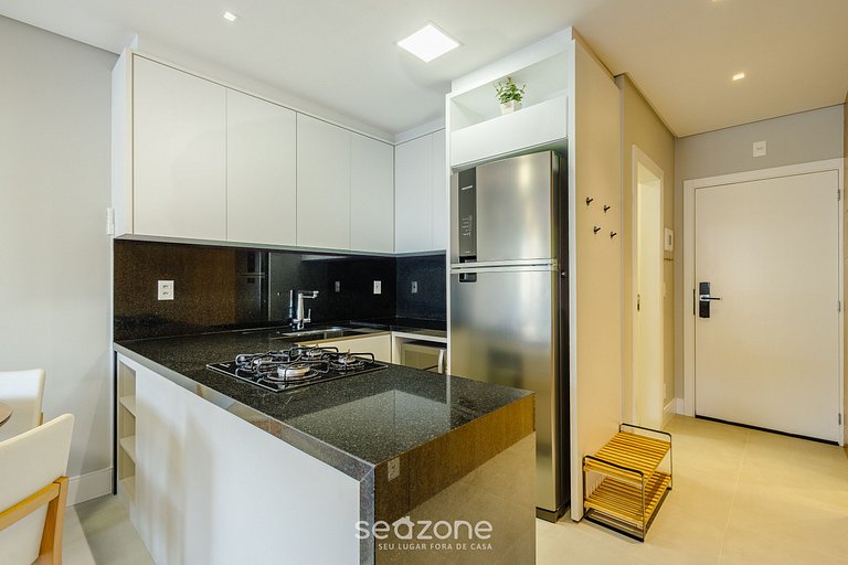 Apto c/ rooftop em Jurerê Internac. ELU0211