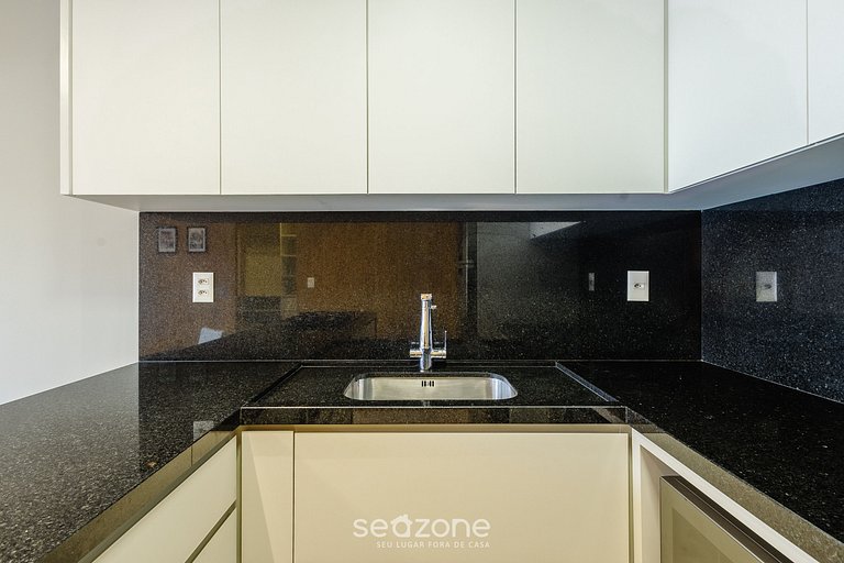 Apto c/ rooftop em Jurerê Internac. ELU0211