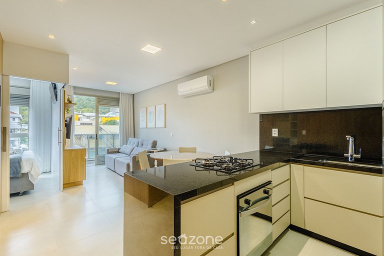 Apto c/ rooftop en Jurerê Internac. ELU0211