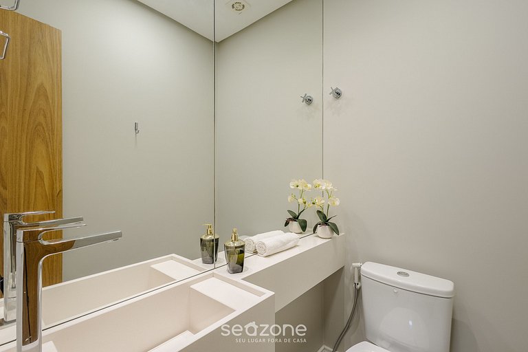 Apto c/ rooftop en Jurerê Internac. ELU0211