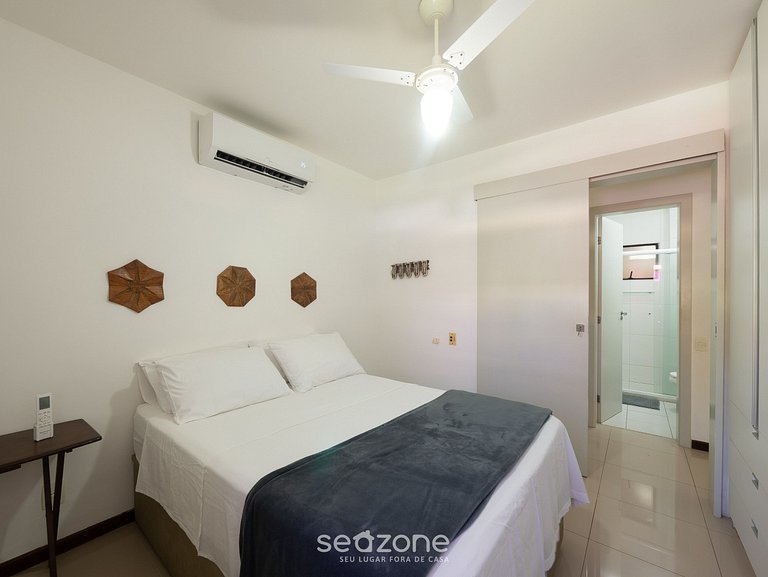 Apto em cond. beira-mar com piscina - GSH2101