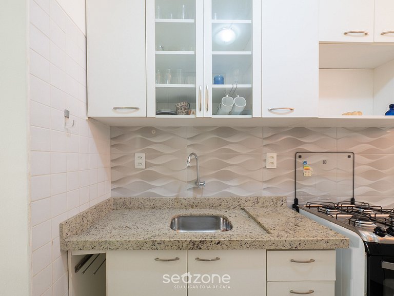 Apto em cond. beira-mar com piscina - GSH2101