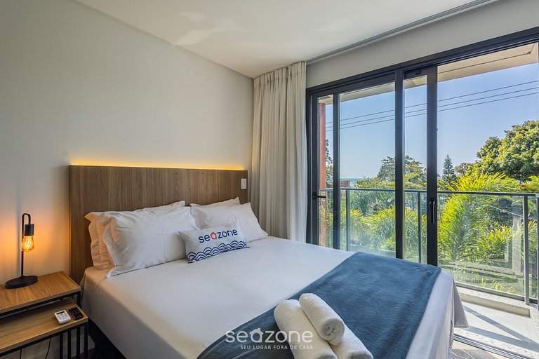 Studio c/ varanda e vista, a 50m da Praia PSO0302