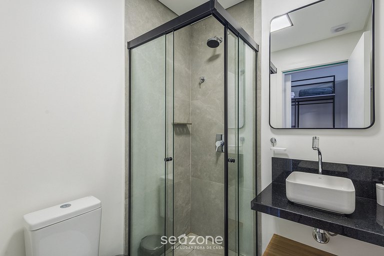 Studio c/ varanda e vista, a 50m da Praia PSO0302