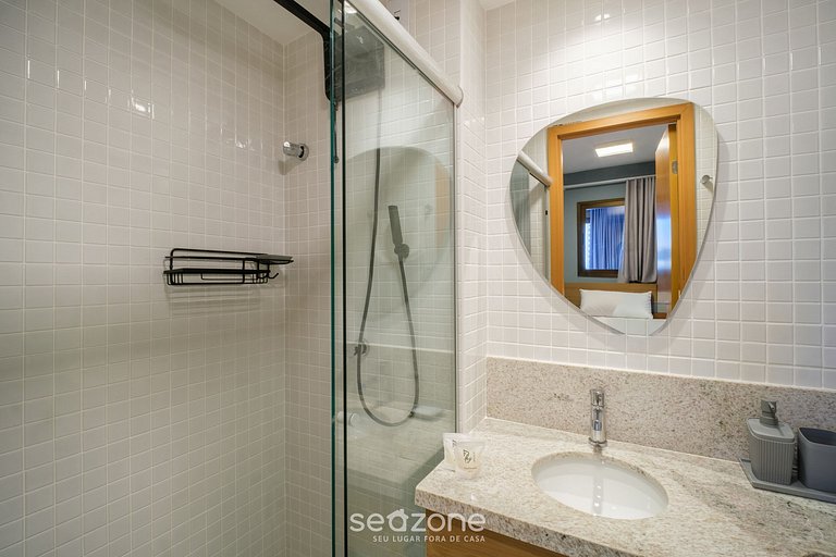 Apto cerca del mar en edificio c/ piscina SMT0505