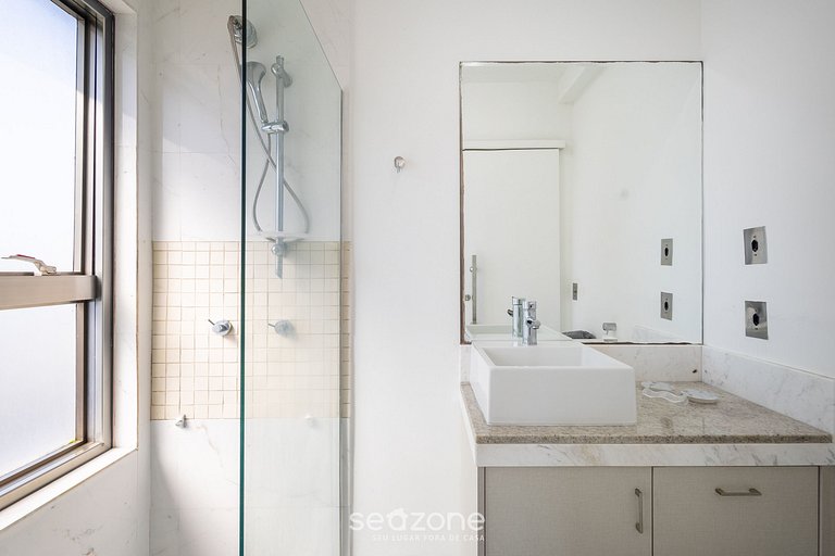 Hermoso apto en edificio con piscina MPB0034