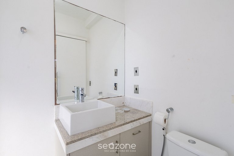 Lindo Apto em Prédio c/ Piscina MPB0034