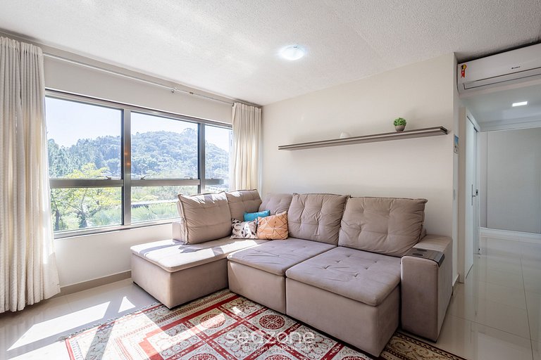 Lindo Apto em Prédio c/ Piscina MPB0034