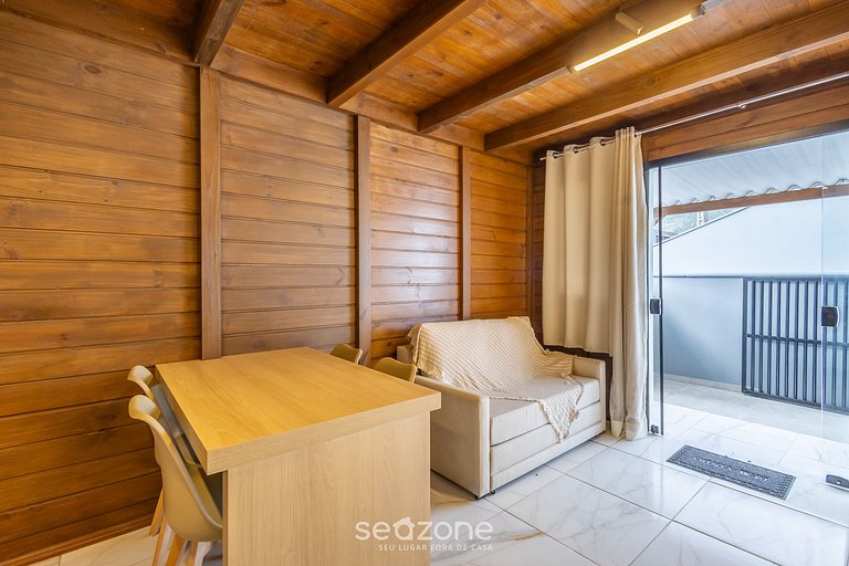 Chalé c/ varanda a poucos minutos da praia VIL0001