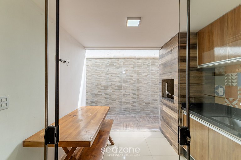 Apto c/ varanda e churrasq. a 100m do mar ELLC0000