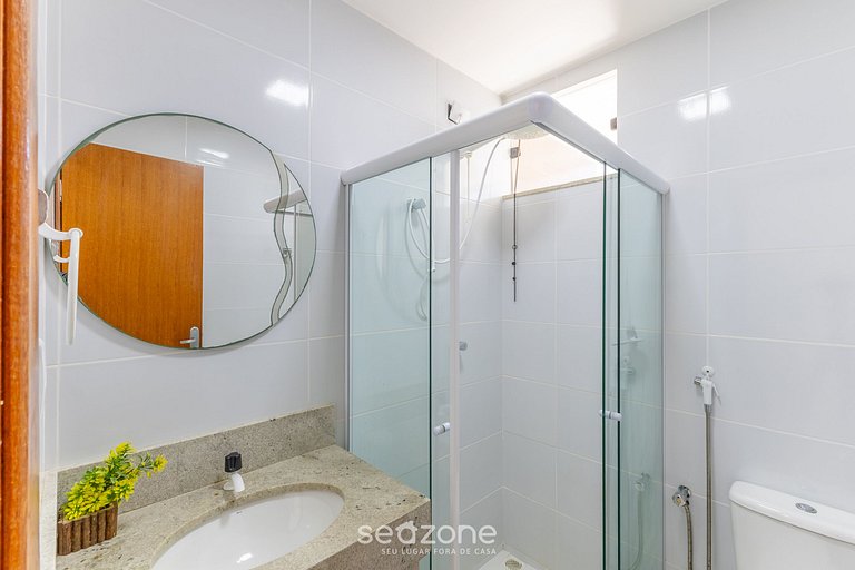 Apto c/ varanda e churrasq. a 100m do mar ELLC0000