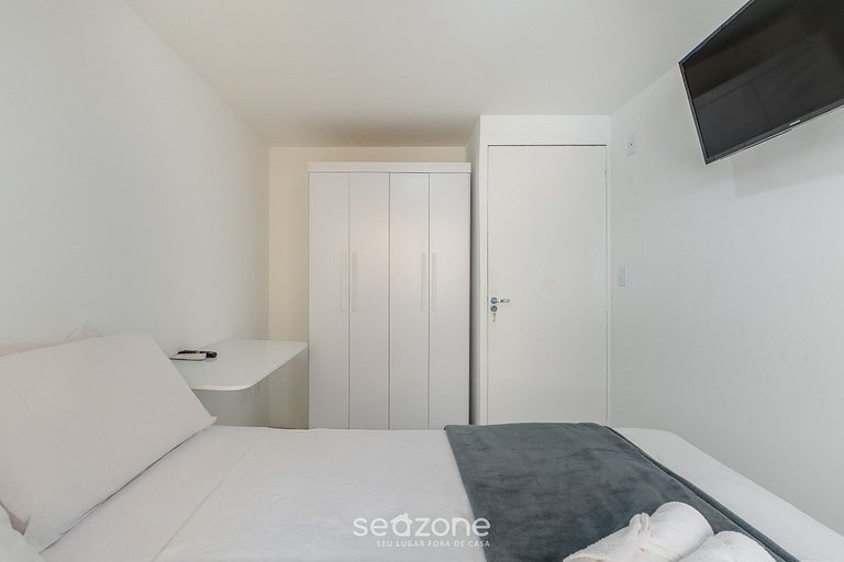 Studio em cond. c/ piscina a 190m da Praia ERE0302