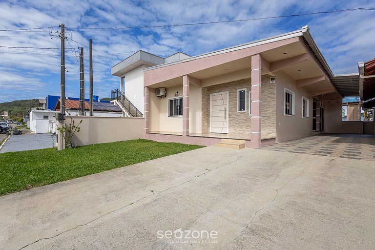 Casa c/ 1 Suíte em Penha REK0002