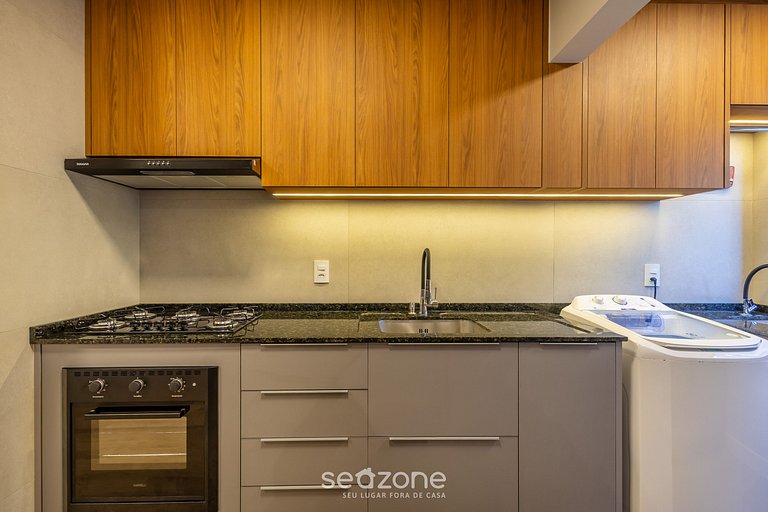 Apto bien ubicado y amplio en Meia Praia EIO203