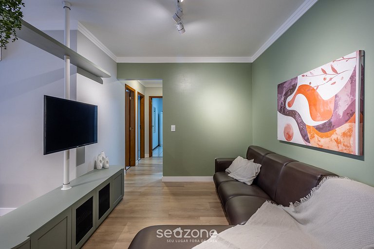 Apto bien ubicado y amplio en Meia Praia EIO203