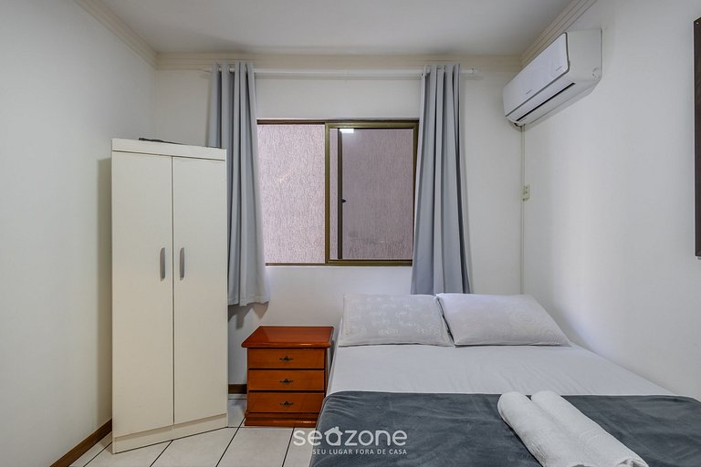 Apto bien ubicado y amplio en Meia Praia EIO203