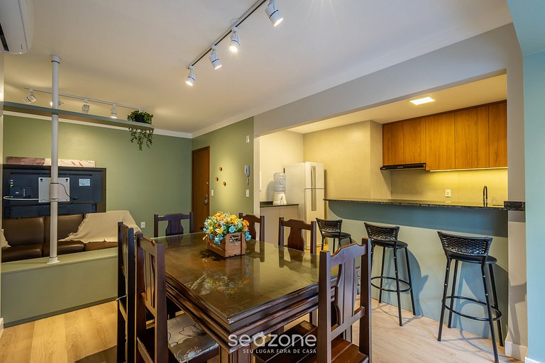 Apto bien ubicado y amplio en Meia Praia EIO203