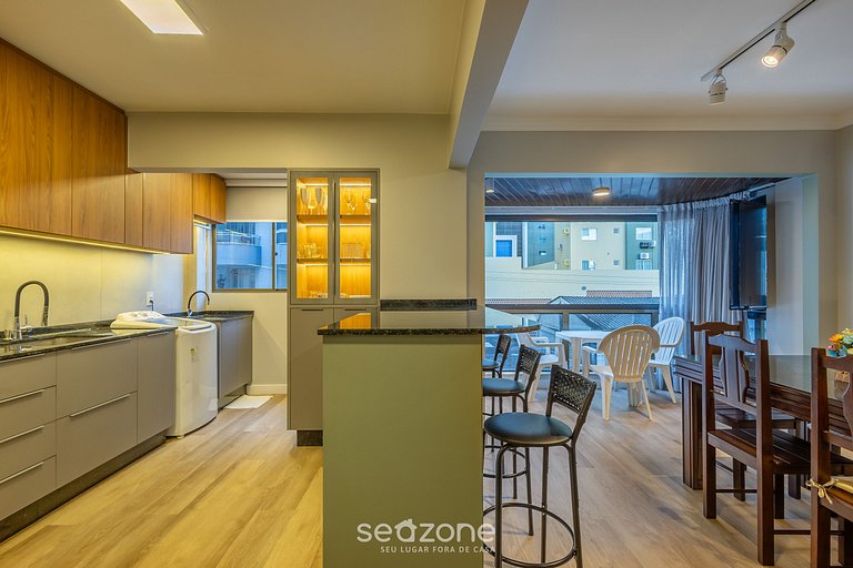 Apto bien ubicado y amplio en Meia Praia EIO203