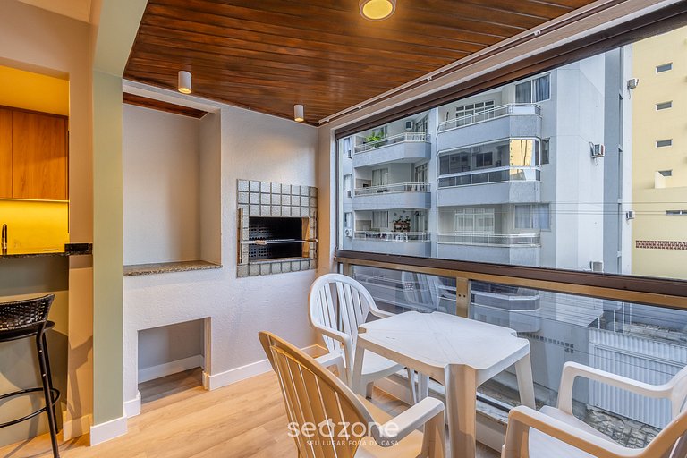 Apto bien ubicado y amplio en Meia Praia EIO203