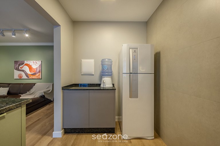 Apto bien ubicado y amplio en Meia Praia EIO203