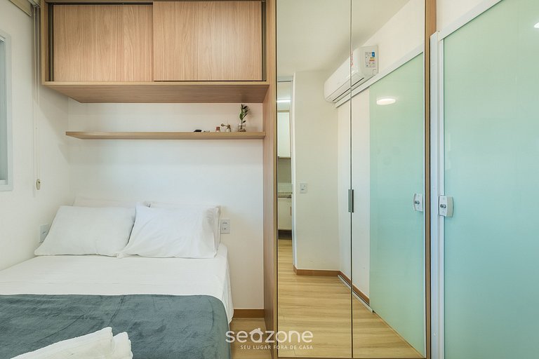 Apto c/ vista lateral al mar 70m de playa SMA0107