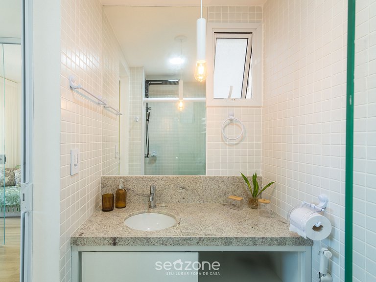 Apto c/ vista lateral al mar 70m de playa SMA0107