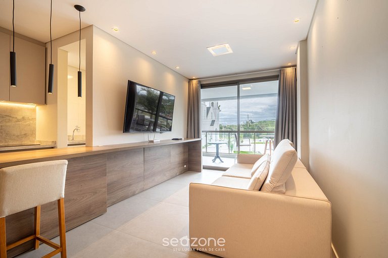 Apto c/ varanda e churrasqueira em Jurerê IHD0101