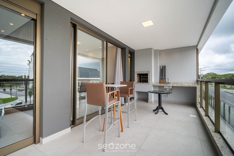 Apto c/ varanda e churrasqueira em Jurerê IHD0101